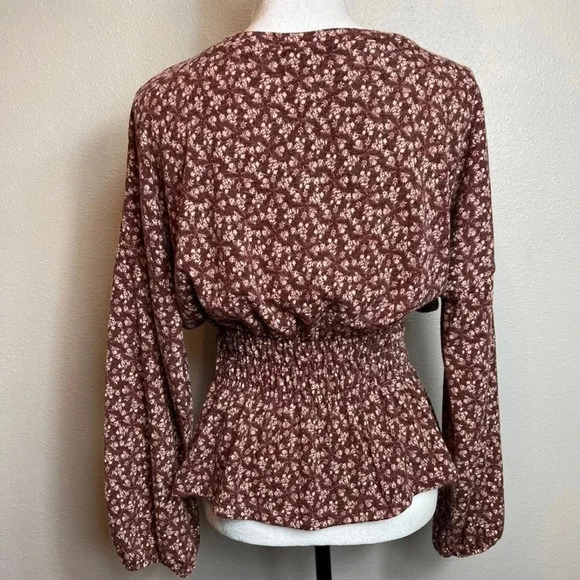 143 Story by Line Up Waist Smocking Top. - Picture 11 of 11